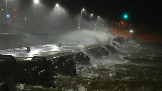 Bremerhaven ist laut eines Rankings besonders von Klimagefahren bedroht. (Archivbild)