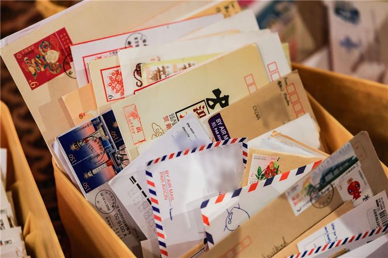 Das Christkind hat schon jetzt viel zu tun Briefe aus aller Welt sind in der Christkindpostfiliale der Deutschen Post eingegangen.
