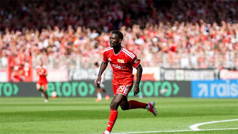 Trotz Ebnoutalib-Dreierpack: Frankfurt spielt in Berlin 3:3 Bringt Union bei seiner Bundesliga-Premiere in Führung: Emmanuel Latte Lath.