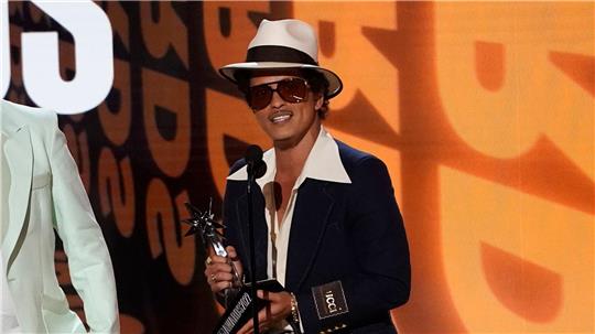 Bruno Mars spielt im Juni im Berliner Olympiastadion. (Archivbild)