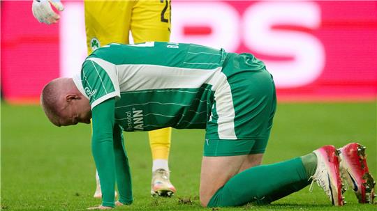 Brynjar Bjarnason droht als einer von mehreren Fürth-Profis gegen Hannover auszufallen. (Archivfoto)