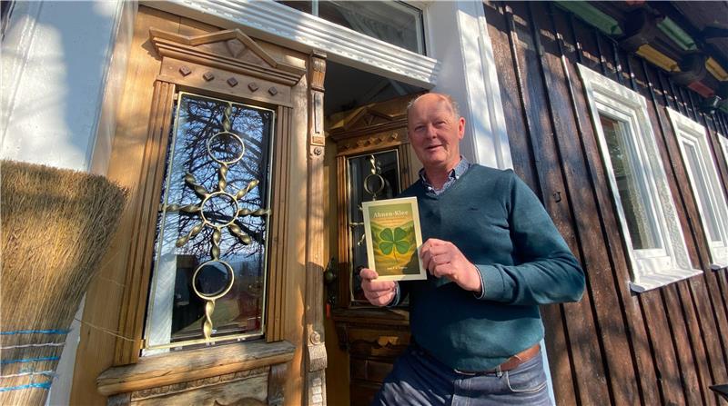 Buchautor Jens Vinnen lebt und schreibt in der denkmalgeschützten Alten Försterei.