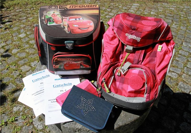 Neues Gutschein-Projekt: Geringverdiener sind raus Bücher, Ranzen, Hefte, Stifte…– die Ausstattung für Schüler ist teuer. Um einkommensschwachen Familien zu helfen, gibt es das neue Projekt „Luca lernt mit“. Es ersetzt den Oberharzer Schulmaterial- und Lernmittelfonds und damit auch die dazugehörigen Gutscheine (Bild). Archivfoto: Potthast