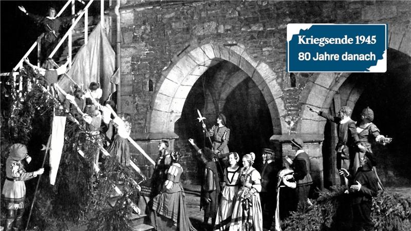 Hitlers General: Glückliche Jahre bei den Goslarer Jägern Bühne frei für den „Ratsherrn von Goslar“: Das Schauspiel in vier Aufzügen aus der Feder von GZ-Schriftleiter Walter Heuer wird 1922 vom Ensemble des Hildesheimer Theaters zur Tausend-Jahr-Feier auf dem Marktplatz aufgeführt. Zu dieser Zeit lebt Hans Krebs in Goslar und dient bei den Jägern.
