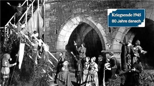 Bühne frei für den „Ratsherrn von Goslar“: Das Schauspiel in vier Aufzügen aus der Feder von GZ-Schriftleiter Walter Heuer wird 1922 vom Ensemble des Hildesheimer Theaters zur Tausend-Jahr-Feier auf dem Marktplatz aufgeführt. Zu dieser Zeit lebt Hans Krebs in Goslar und dient bei den Jägern.