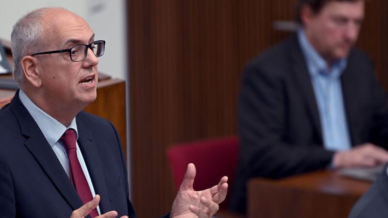 Bürgermeister Andreas Bovenschulte hatte die Bildungssenatorin zuvor verteidigt.