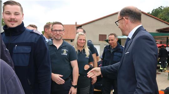 Bürgermeister Erik Homann hat vielfachen Dank auszusprechen.