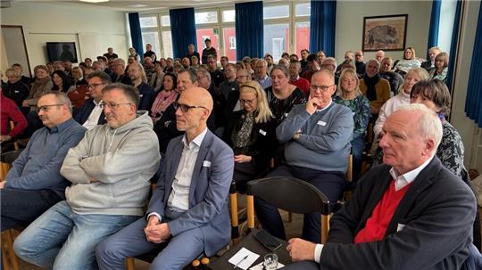 Bürgermeister, Rats-, Kreistags-, Landtags- und Bundestagsabgeordnete nehmen an der 60. kommunalpolitischen Arbeitstagung im "Haus Berlin" in Hohegeiß teil.