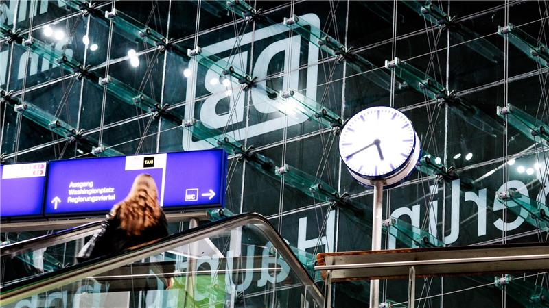 Bund und Bahn wollen mehr für die Sicherheit der Beschäftigten im Bahnverkehr tun. 