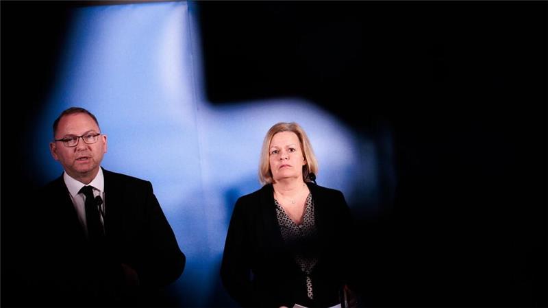 Tarifgespräche beginnen ohne Angebot von Bund und Kommunen Bund und Kommunen legten zunächst kein Angebot vor.