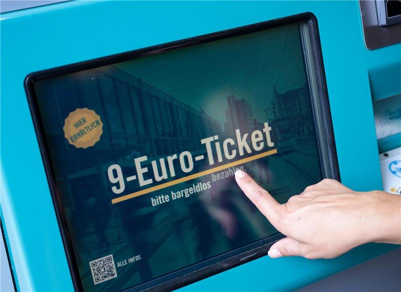 Kommt ein 49-Euro-Ticket? Bund und Länder beraten Bund und Länder feilschen seit Wochen über die Finanzierung eines bundesweit günstigen Nahverkehrs-Tickets.