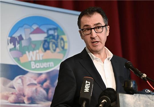Bundesagrarminister Cem Özdemir bei einer Kundgebung in Ellwangen.