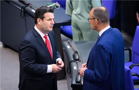 Bundesarbeitsminister Hubertus Heil (SPD) will den vereinfachten Zugang zum Kurzarbeitergeld nicht über Ende Juni hinaus verlängern.