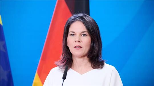 Bundesaußenministerin Annalena Baerbock verteidigt die Ausgaben für ihre Visagistin.