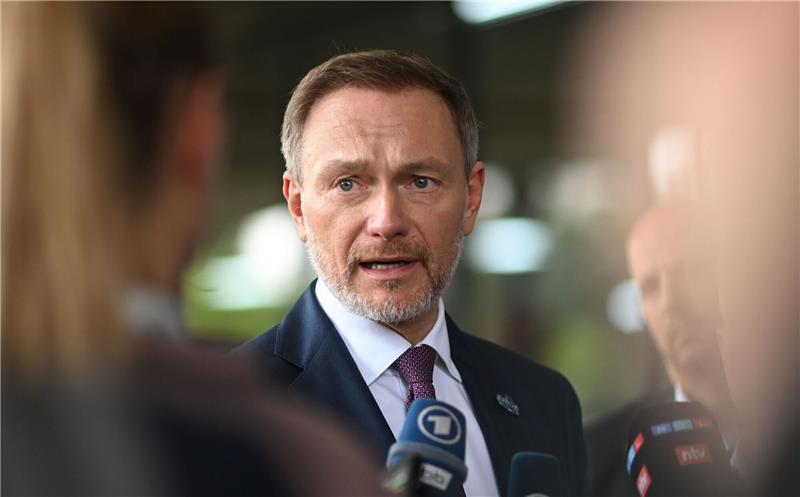 Ringen um Nutzung russischer Gelder für die Ukraine Bundesfinanzminister Christian Lindner. Die EU plant, die Erträge aus eingefrorenem russischen Vermögen für den Wiederaufbau der Ukraine bereitzustellen.