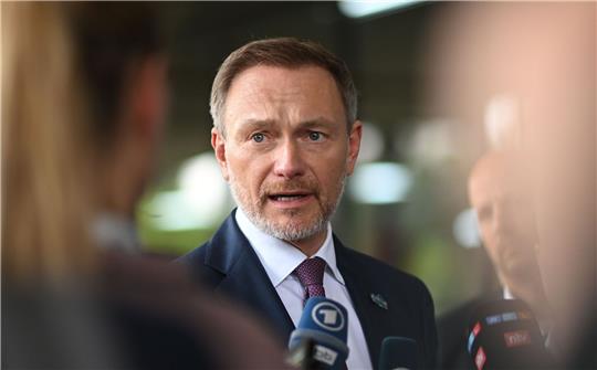 Bundesfinanzminister Christian Lindner. Die EU plant, die Erträge aus eingefrorenem russischen Vermögen für den Wiederaufbau der Ukraine bereitzustellen.