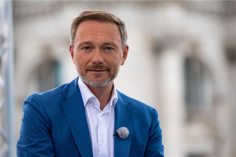 Lindner verzichtet auf Vorlage von Etat-Eckpunkten Bundesfinanzminister Christian Lindner: «Diese Regierung muss die Kraft finden zu sparen.»