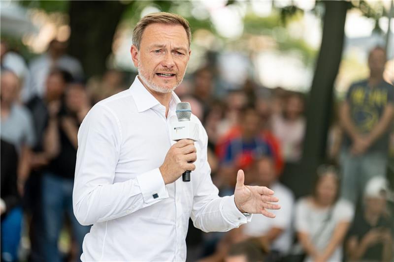 Wohlfahrtsverband: Lindner spielt Kinder gegeneinander aus Bundesfinanzminister Christian Lindner (FDP) erntet Kritik von Sozialverbänden.
