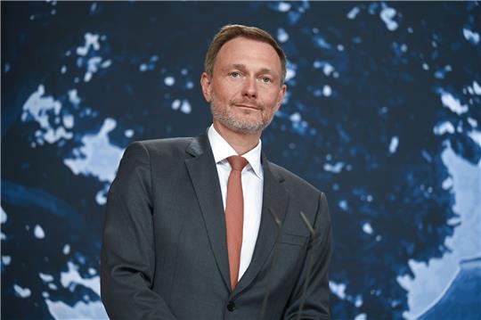 Bundesfinanzminister Christian Lindner lässt prüfen: Wohnraum statt Erweiterungsbau?