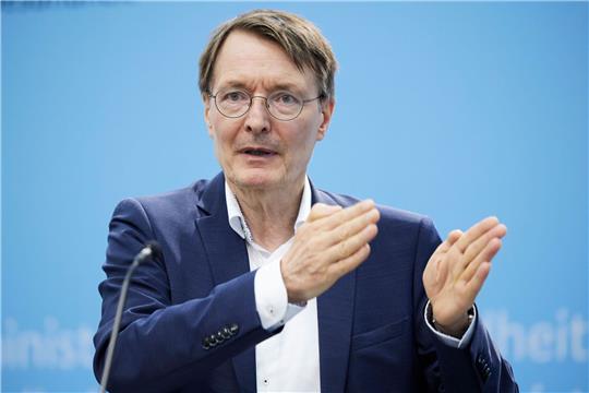 Bundesgesundheitsminister Karl Lauterbach (SPD) gibt nach den Bund-Länder-Beratungen zur geplanten Krankenhausreform eine Pressekonferenz.