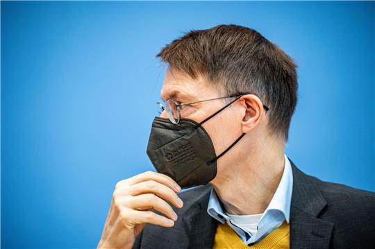 Bundesgesundheitsminister Karl Lauterbach erwartet noch eine Winterwelle.