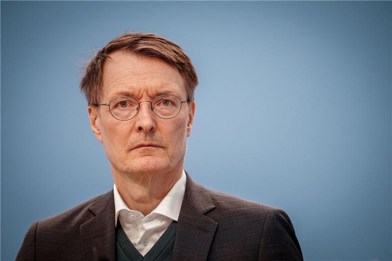 Bundesgesundheitsminister Karl Lauterbach will zur Suizidprävention eine neue Notrufnummer einrichten lassen.