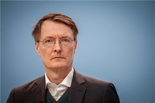 Bundesgesundheitsminister Karl Lauterbach will zur Suizidprävention eine neue Notrufnummer einrichten lassen.