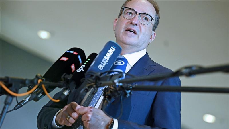 Bundesinnenminister Alexander Dobrindt (CSU) gehe bei dem Probealarm immer darum, auch neue Technologien auszuprobieren. 
