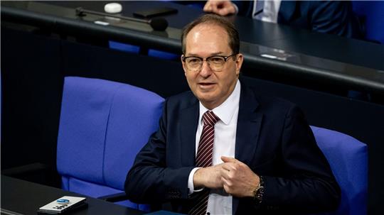 Bundesinnenminister Alexander Dobrindt (CSU) plädiert für härtere Strafen. (Archivbild)