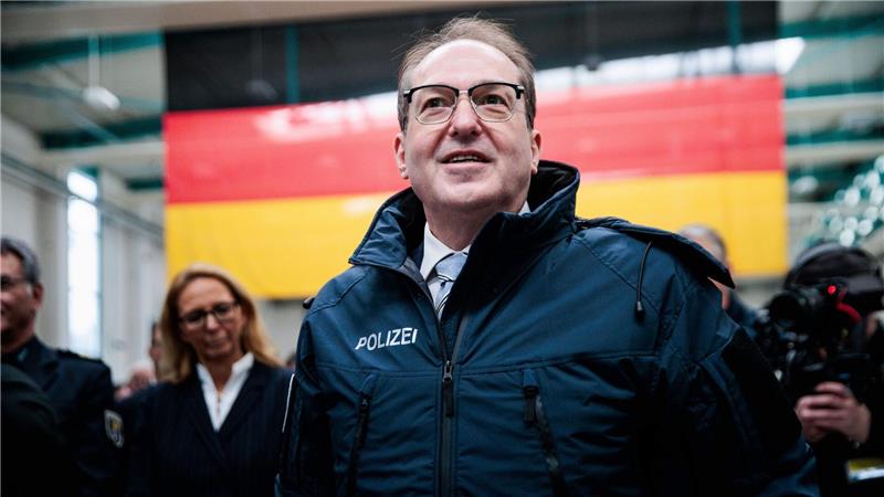 Bundesinnenminister Alexander Dobrindt (CSU) stellte die neue Einheit in Dienst. 