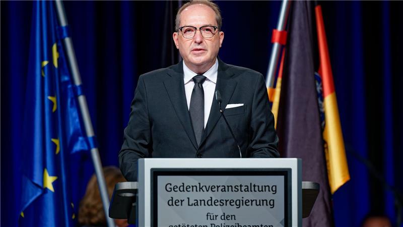 „Für immer im Gedächtnis“ - Trauer um getöteten Polizisten Bundesinnenminister Alexander Dobrindt sprach von einer schrecklichen Tat.