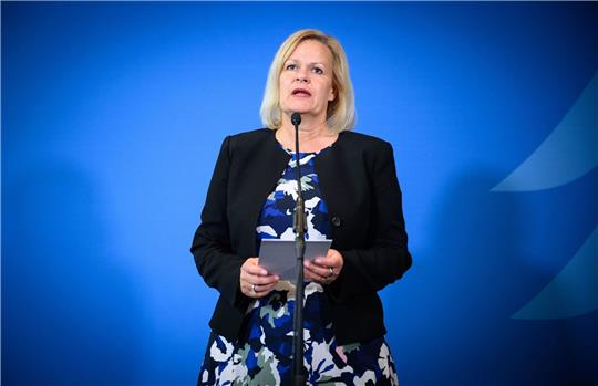 Bundesinnenministerin Nancy Faeser (SPD) findet, «dass die persönlichen und finanziellen Verbindungen in rechtsextremen Netzwerken stärker ausgeleuchtet werden müssen».