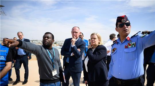 Bundesinnenministerin Nancy Faeser (SPD) und ihr österreichischer Amtskollege, Gerhard Karner, entschieden sich nach der Absage ihrer Reise nach Syrien, in Jordanien das Flüchtlingslager Saatari zu besuchen.