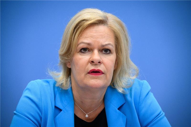 Bundesinnenministerin Nancy Faeser hat angesichts der russischen Abhöraktion gegen Offiziere der Luftwaffe die Abwehrbereitschaft deutscher Geheimdienste unterstrichen.