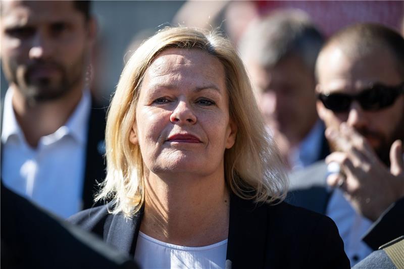 Faeser verbietet rechtsextremistische „Artgemeinschaft” Bundesinnenministerin Nancy Faeser hat eine rechtsextremistische Vereinigung verboten.