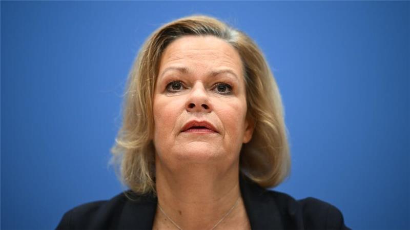 Scholz: „Ein Böllerverbot finde ich irgendwie komisch“ Bundesinnenministerin Nancy Faeser lehnt ein bundesweites Böllerverbot ab. (Archivbild)