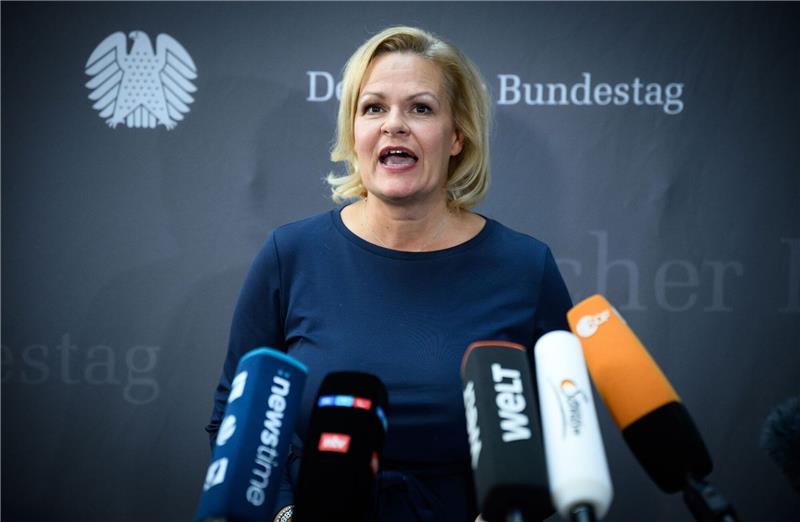 BSI-Affäre: Opposition unzufrieden mit Faesers Erklärung Bundesinnenministerin Nancy Faeser nach ihrer Teilnahme an der Sitzung des Innenausschusses im Deutschen Bundestag.