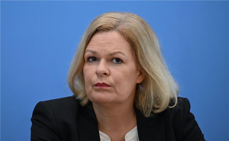 Zahl der rechtsextremistischen Straftaten steigt Bundesinnenministerin Nancy Faeser warnt mit Blick auf die Kriminalitätsstatistik vor einem «ein Klima der Ressentiments und der Gewalt».