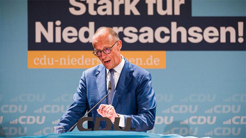 Bundeskanzler Friedrich Merz (CDU) spricht auf einer Veranstaltung der CDU Niedersachsen in Langenhagen.