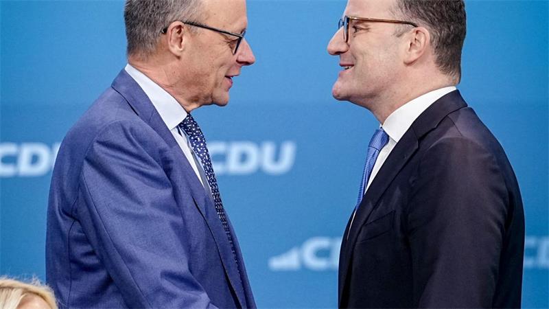 Druck zu groß - Spahn tritt als Fraktionschef zurück Bundeskanzler Friedrich Merz drängte Spahn schließlich zum Rücktritt. (Archivbild)