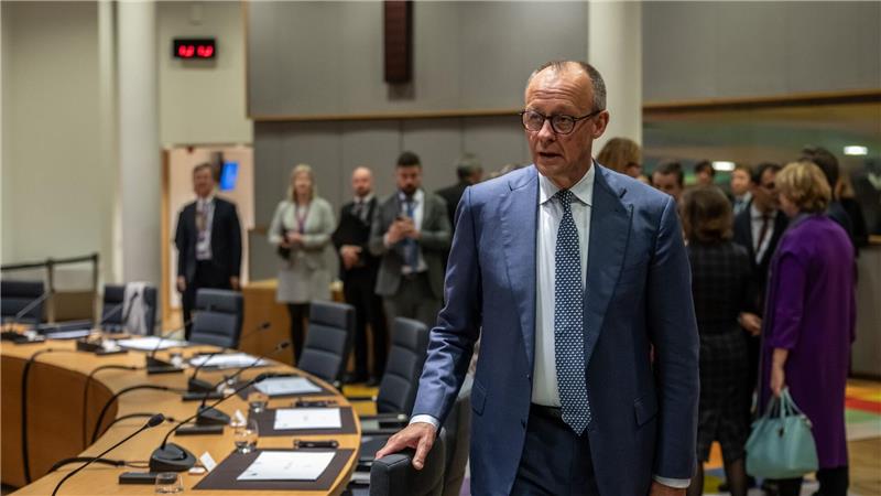 Bundeskanzler Friedrich Merz will Ungarns Regierungschef Viktor Orban in Brüssel zur Aufgabe der Blockade bewegen. (Archivbild)