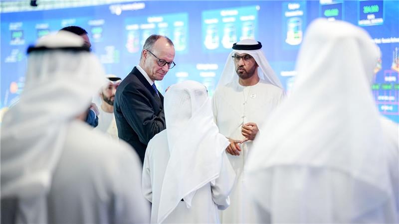 Bundeskanzler Merz trifft Wirtschaftsvertreter in Abu Dhabi: Abschluss der Golfregion-Reise