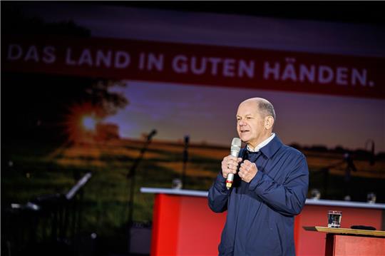 Bundeskanzler Olaf Scholz (SPD) auf einer Abschlusskundgebung im Wahlkampf.