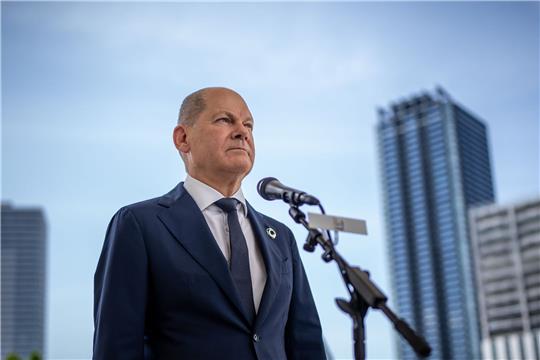 Bundeskanzler Olaf Scholz (SPD) spricht bei einem Pressestatement vor Abschluss des G7-Gipfel.