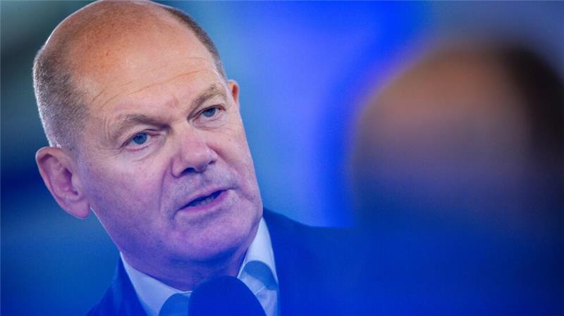 Scholz zurückhaltend zu AfD-Verbotsverfahren Bundeskanzler Olaf Scholz /(SPD) stellt sich in Schwerin den Fragen von Bürgern.