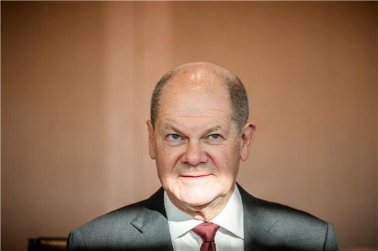 Bundeskanzler Olaf Scholz (SPD) will den Haushalt mit Sorgfalt überarbeiten.