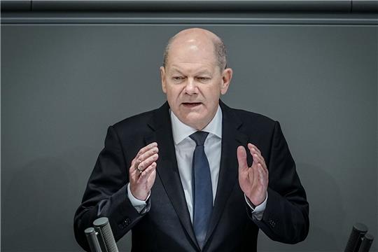 Bundeskanzler Olaf Scholz gibt vor dem Bundestag eine Regierungserklärung zum Europäischen Rat ab.