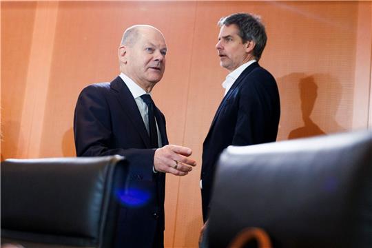 Bundeskanzler Olaf Scholz hat sich zur Papst-Interview geäußert.