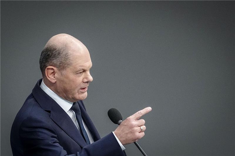 Ampel in der Klemme: Ist der Klimaschutz in Gefahr? Bundeskanzler Olaf Scholz während der Regierungsbefragung im Bundestag.