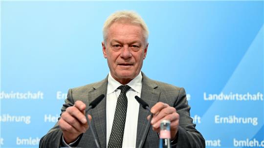 Bundesminister Alois Rainer stellt den „Ernährungsreports 2025“ vor.